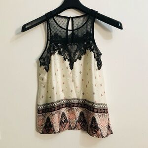 Maurices women’s sleeves silky lace Top beige multi color flowers. Size S